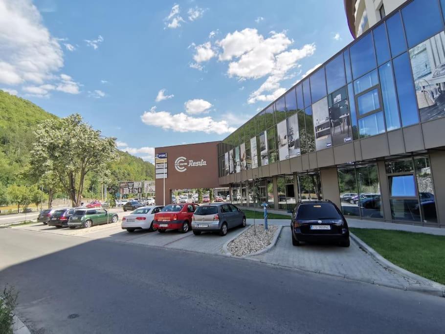 City Center Accommodation - 308 Resita Exterior photo